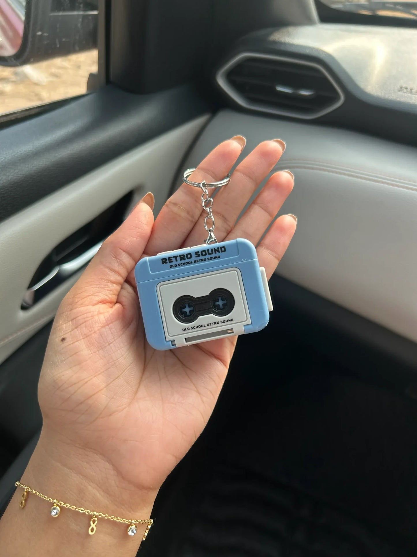 Retro Cassette Keychain with Voice Recorder 🎶💌™