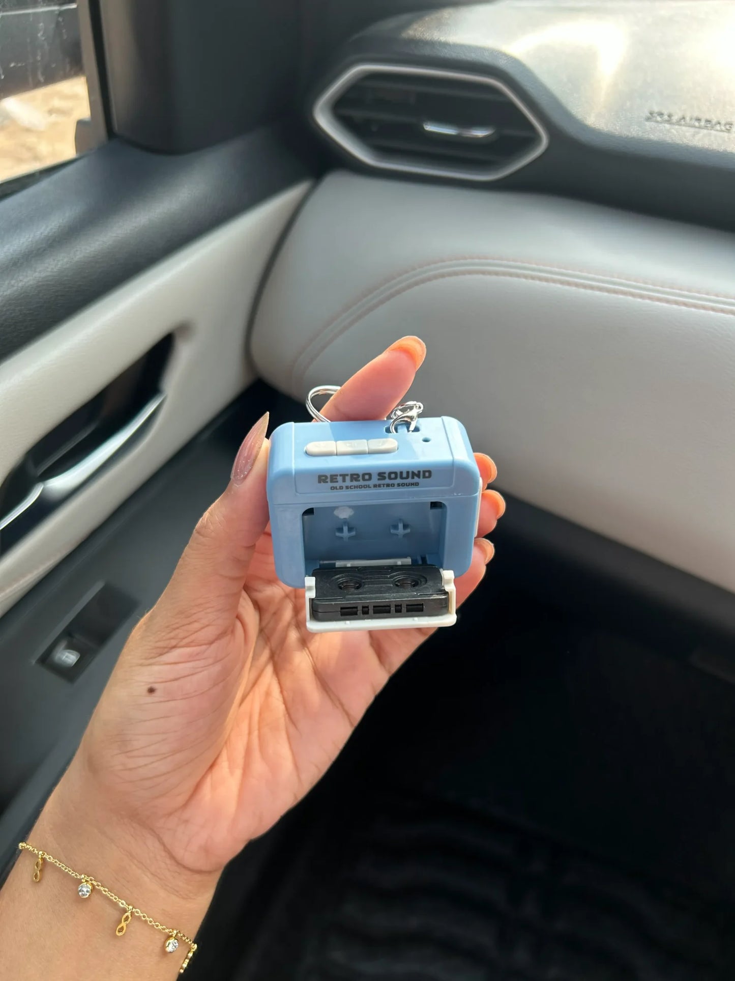 Retro Cassette Keychain with Voice Recorder 🎶💌™
