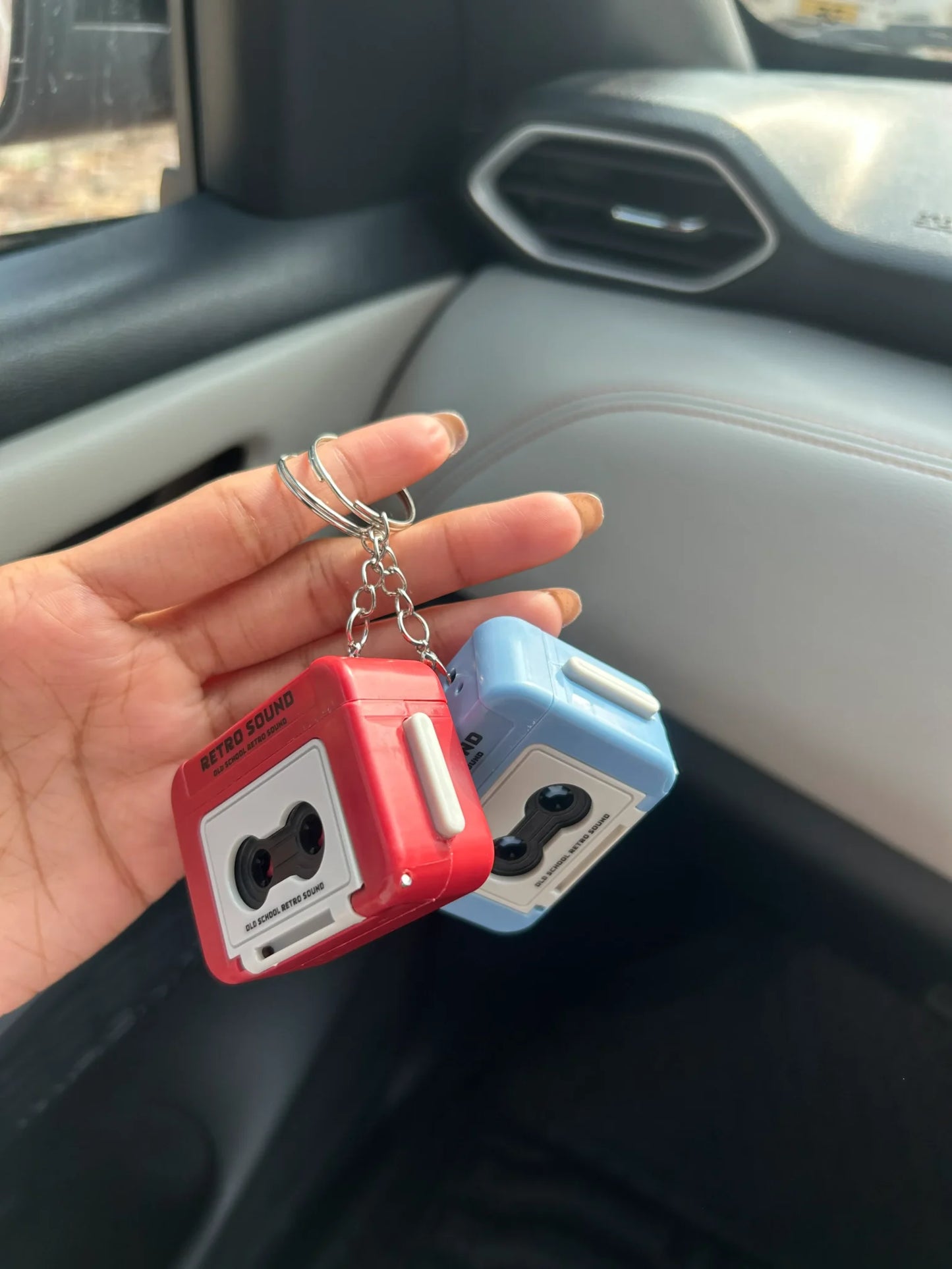 Retro Cassette Keychain with Voice Recorder 🎶💌™